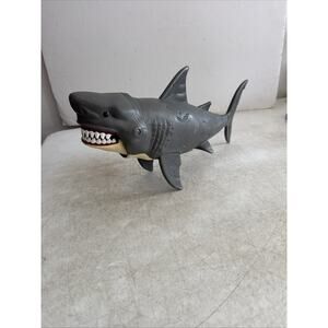 Toys R Us Chap Mei Chomping Jaws Action 11" Great White Shark Toy Figure